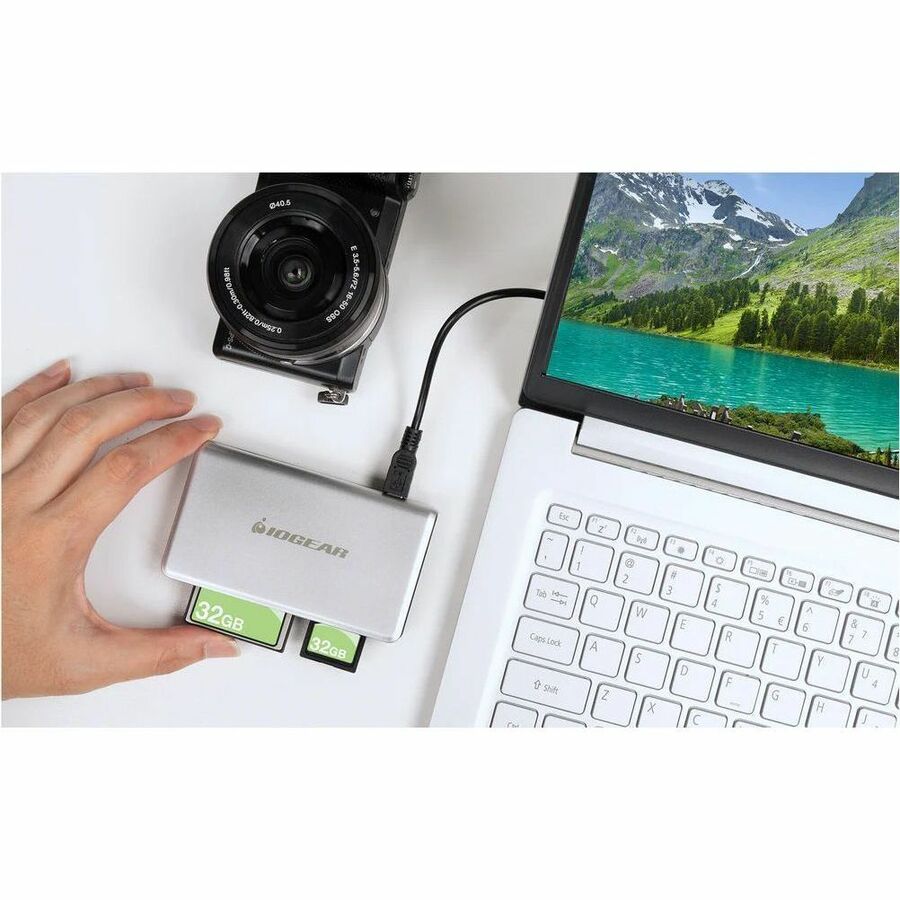 IOGEAR 56-in-1 Memory Card Reader/Writer IOGEAR 56-in-1 Memory Card Reader/Writer