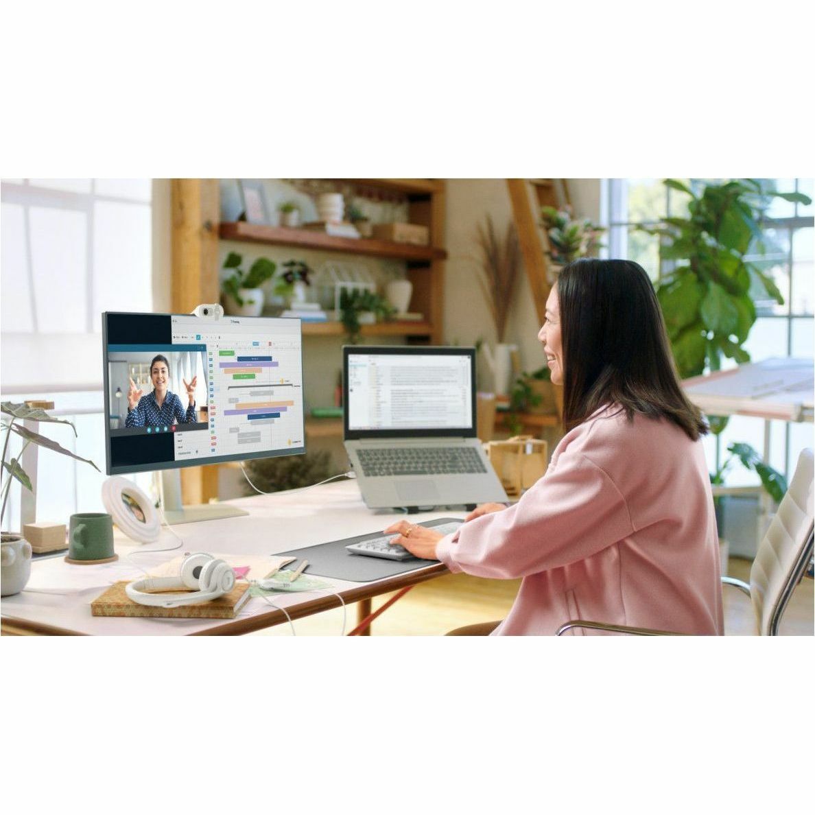 Logitech BRIO 100 Webcam - 2 Megapixel - Off White - USB Type A - 1 Pack(s)