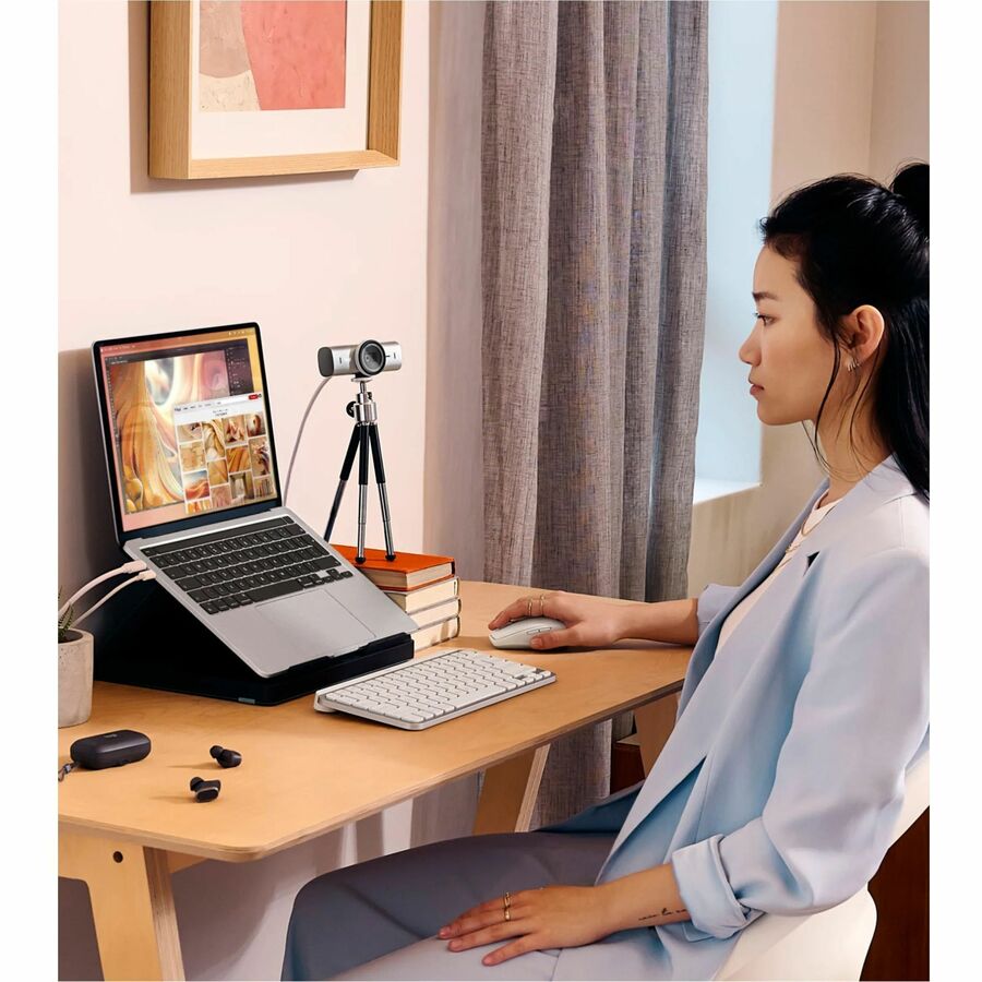 Logitech MX Brio Ultra HD 4K Collaboration and Streaming Webcam, 1080p at 60 FPS, Dual Noise Reducing Mics, Show Mode, USB-C, Webcam Cover, Works with Microsoft Teams, Zoom, Google Meet, Pale Gray