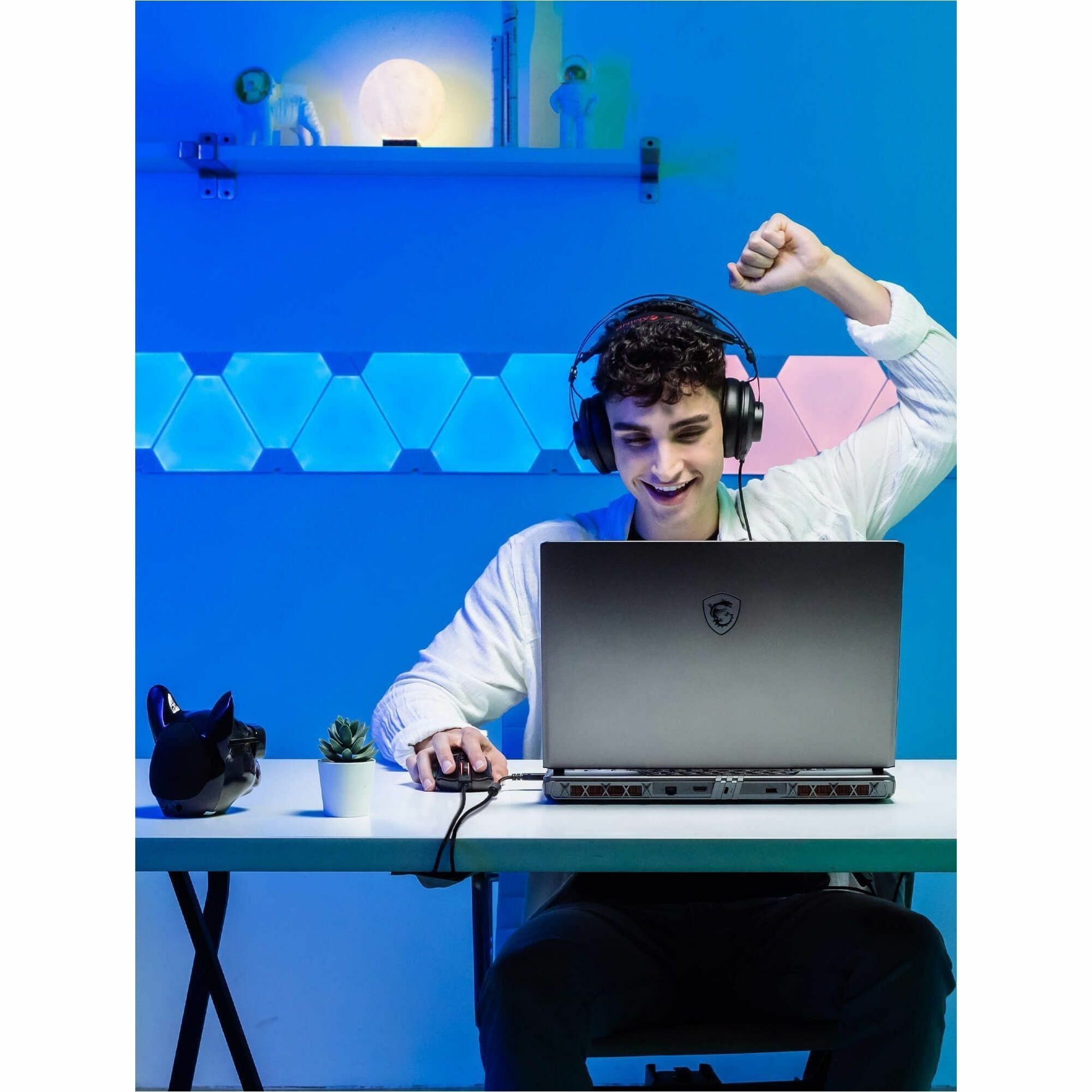 MSI Vector 16 HX AI A2XW Vector 16 HX AI A2XWHG-285US 16