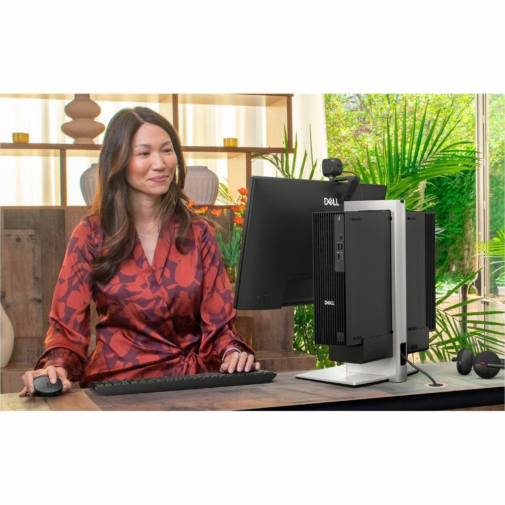 Dell Pro Slim Plus QBS1250 Desktop Computer - Intel Core Ultra 5 235 - 16 GB - 256 GB SSD - Slim PC - Standard Black